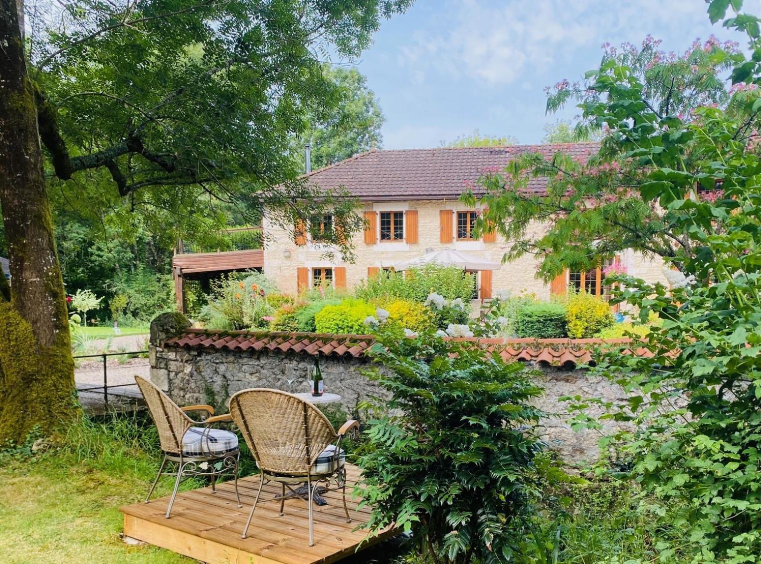 Moulin Du Fontcourt Bed & Breakfast Chasseneuil-sur-Bonnieure ภายนอก รูปภาพ