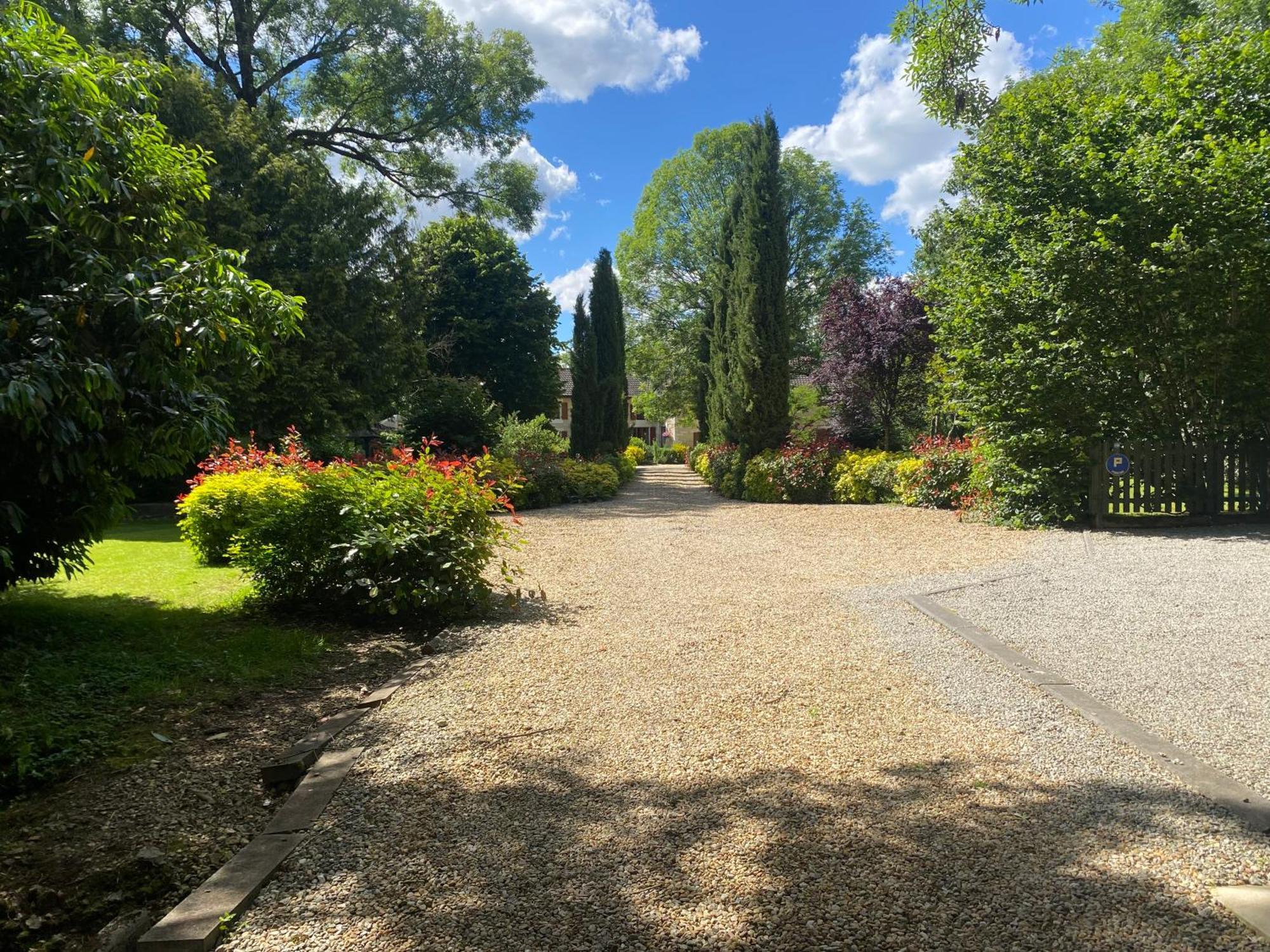 Moulin Du Fontcourt Bed & Breakfast Chasseneuil-sur-Bonnieure ภายนอก รูปภาพ